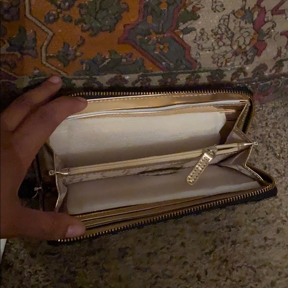 Calvin Klein wallet new!! - Picture 3 of 4